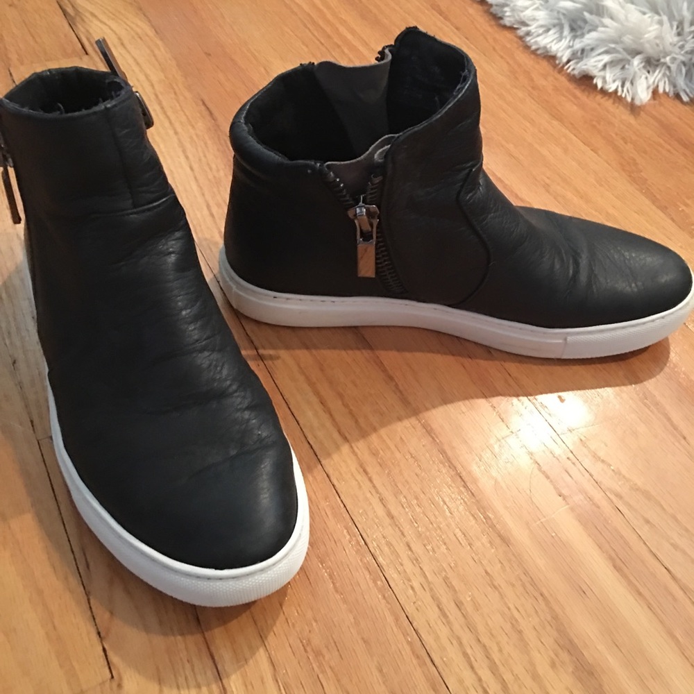 Kenneth Cold Leather Sneakers